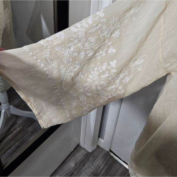 Southern Divas Embroidered Floral Cream Open Cardigan/kimono NWT O/S - Picture 3 of 10